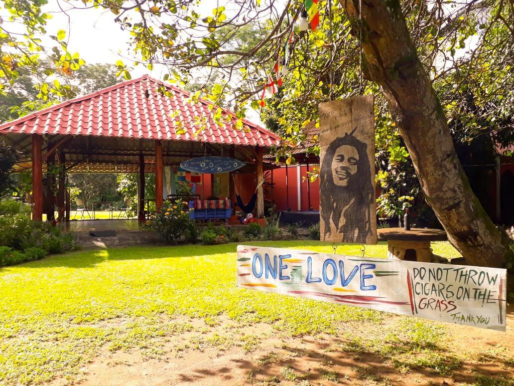 Casa Ballena Eco Hostel Увита Екстериор снимка