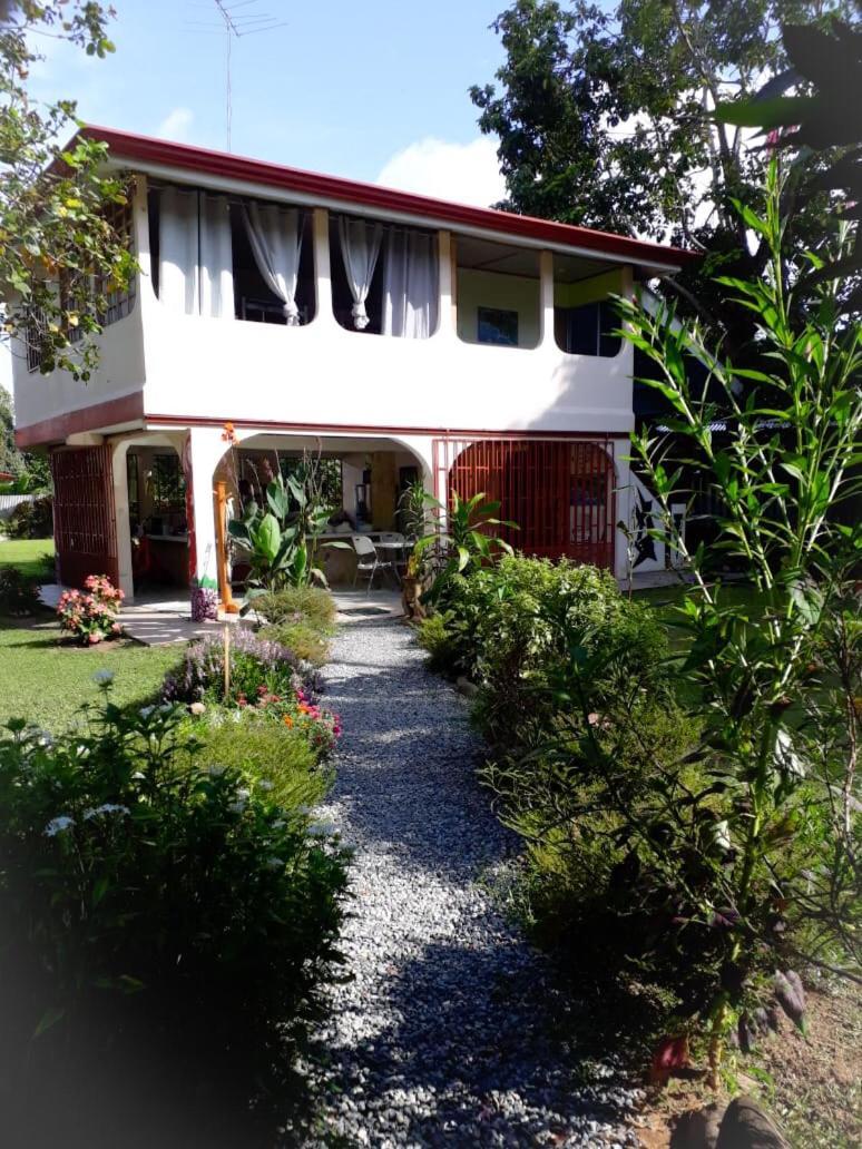 Casa Ballena Eco Hostel Увита Екстериор снимка
